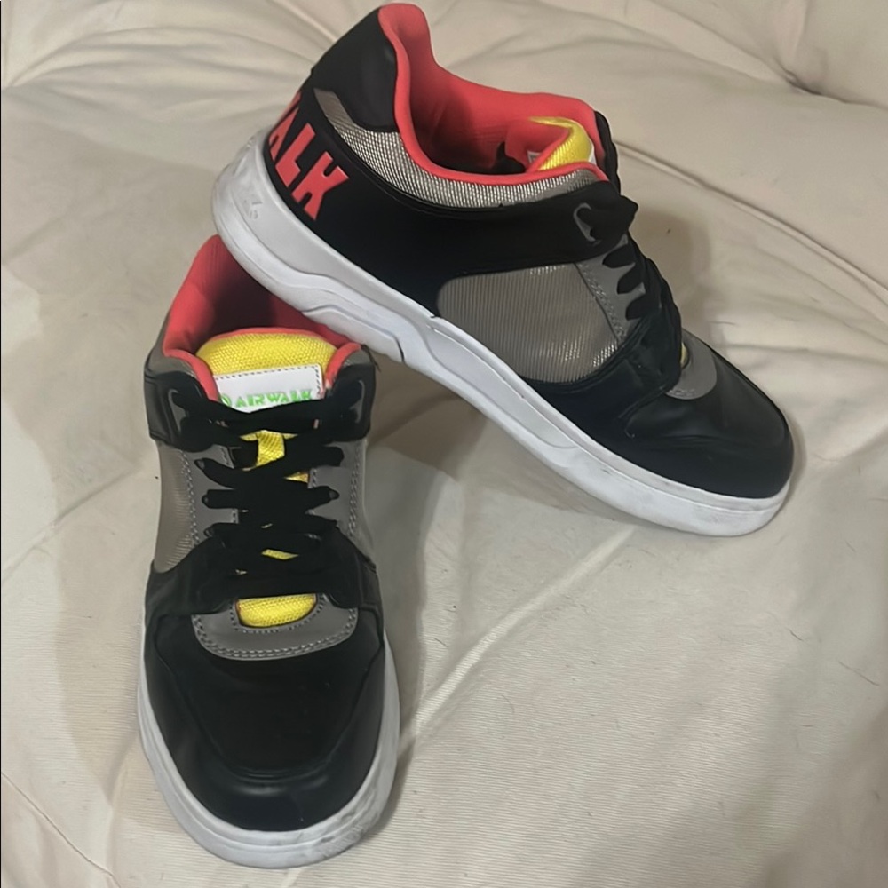 Airwalk Black and Red Sneakers with Synthetic Upper and Traditional Lacing